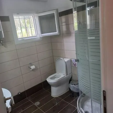 Spiti Elea Daire Kanakádes